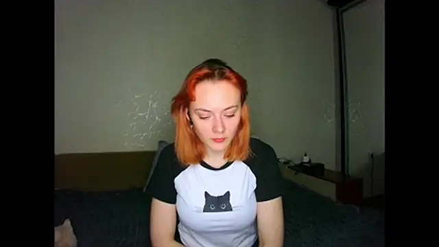 Snapshot of Little_fox404 chatting on 04-14-26, 09:32 Little fox404 online show from 04-14-26, 09:32