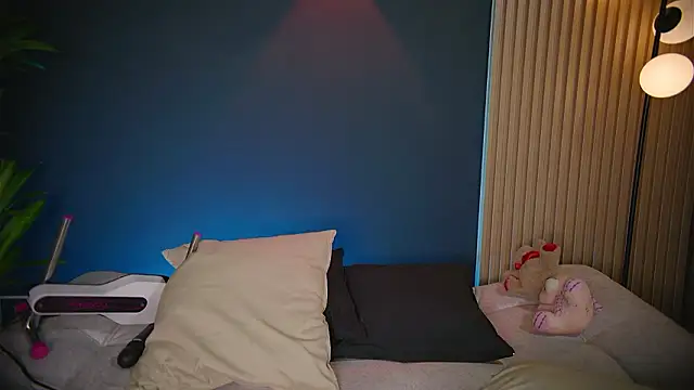 Sophie Blake NE online show from 02-18-26, 12:12