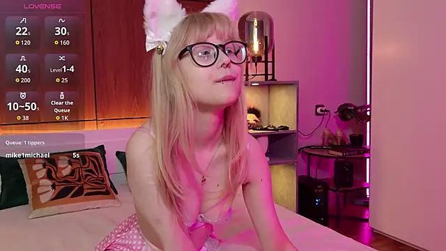 MoliQin online show from 03-27-26, 07:47