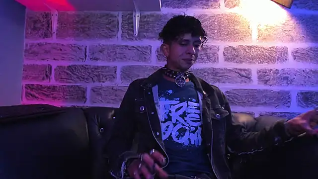 Snapshot of Maximoking26 chatting on 02-26-26, 04:22 Maximoking26 online show from 02-26-26, 04:22