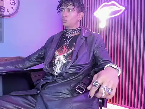 Snapshot of Maximoking26 chatting on 03-05-26, 04:19 Maximoking26 online show from 03-05-26, 04:19