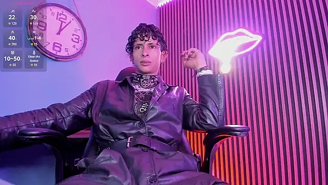 Snapshot of Maximoking26 chatting on 03-11-26, 01:33 Maximoking26 online show from 03-11-26, 01:33