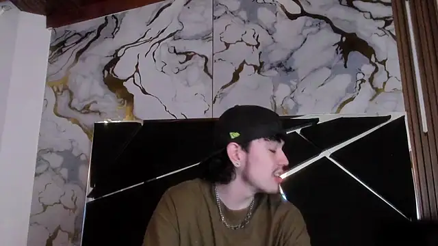 Snapshot of Couple_In_Heat chatting on 02-26-26, 08:19 Couple In Heat online show from 02-26-26, 08:19