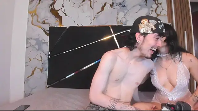 Snapshot of Couple_In_Heat chatting on 03-20-26, 07:41 Couple In Heat online show from 03-20-26, 07:41