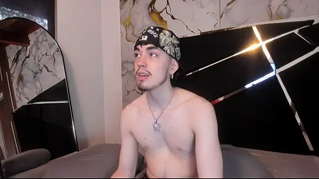 Snapshot of Couple_In_Heat chatting on 03-26-26, 07:41 Couple In Heat online show from 03-26-26, 07:41