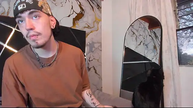 Snapshot of Couple_In_Heat chatting on 03-31-26, 08:31 Couple In Heat online show from 03-31-26, 08:31