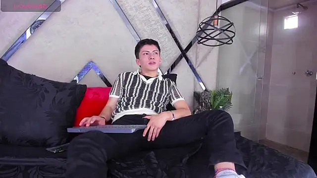 Snapshot of Sebas26_ chatting on 02-17-26, 10:38 Sebas26 online show from 02-17-26, 10:38