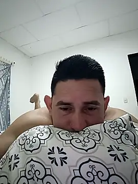 Snapshot of guayabitamen1992 chatting on 02-15-26, 03:03 guayabitamen1992 online show from 02-15-26, 03:03