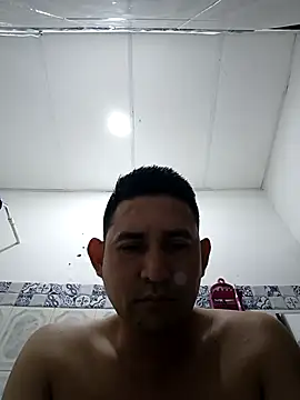 Snapshot of guayabitamen1992 chatting on 02-15-26, 11:08 guayabitamen1992 online show from 02-15-26, 11:08