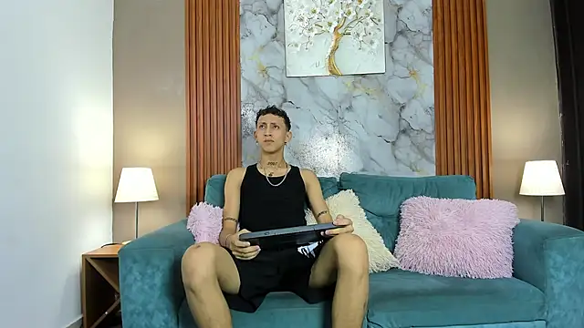 BOYS PLAY online show from 04-02-26, 01:31