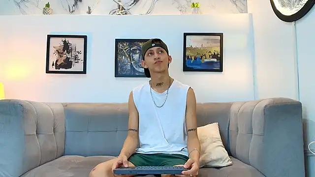 BOYS PLAY online show from 05-17-26, 01:25