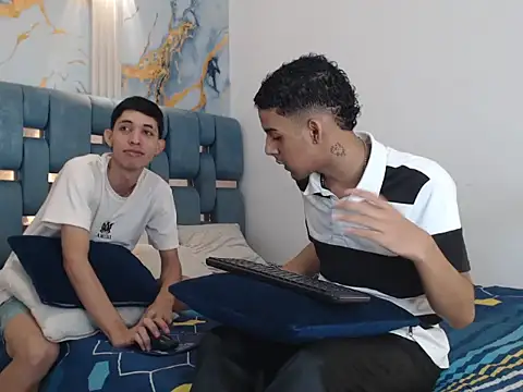 Snapshot of GOLD_BOYS chatting on 02-24-26, 01:20 GOLD BOYS online show from 02-24-26, 01:20