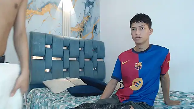 Snapshot of GOLD_BOYS chatting on 03-04-26, 01:17 GOLD BOYS online show from 03-04-26, 01:17