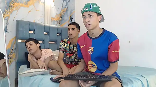 Snapshot of GOLD_BOYS chatting on 03-13-26, 01:18 GOLD BOYS online show from 03-13-26, 01:18