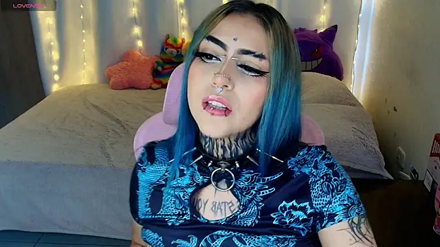 Snapshot of maliciaXpoison chatting on 05-30-26, 10:51 maliciaXpoison online show from 05-30-26, 10:51