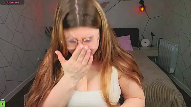 zoe j0y online show from 04-04-26, 01:48