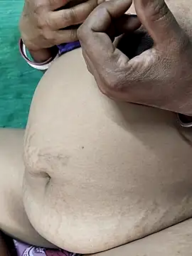 Snapshot of Roshni20 chatting on 03-21-26, 09:03 Roshni20 online show from 03-21-26, 09:03