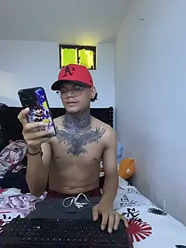 Maxtor  online show from 02-17-26, 02:46