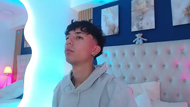 Aiden Rivers  online show from 04-07-26, 01:11