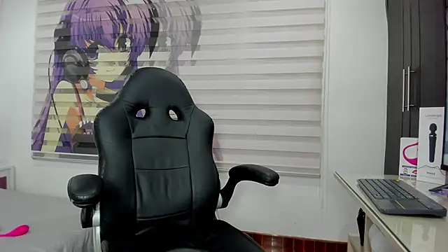 Snapshot of Chanelwill chatting on 03-18-26, 11:57 Chanelwill online show from 03-18-26, 11:57