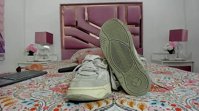 Snapshot of Chanelwill chatting on 04-07-26, 12:38 Chanelwill online show from 04-07-26, 12:38