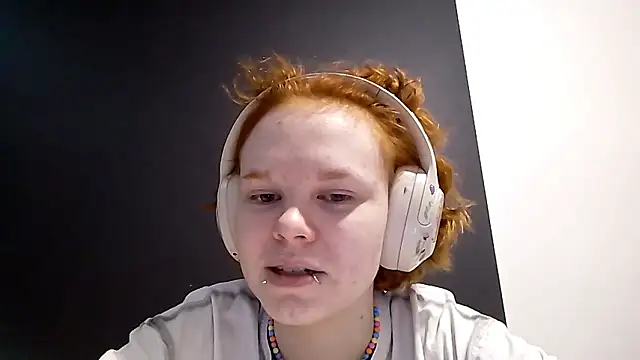 Snapshot of CurlaPettyBom chatting on 02-20-26, 08:16 CurlaPettyBom online show from 02-20-26, 08:16