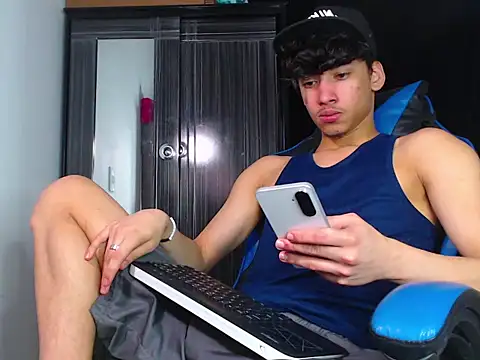 Snapshot of Lyam_Russo chatting on 02-26-26, 07:02 Lyam Russo online show from 02-26-26, 07:02