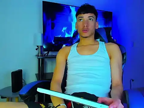 Lyam Russo online show from 03-21-26, 05:56