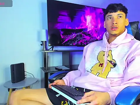 Lyam Russo online show from 03-30-26, 08:04