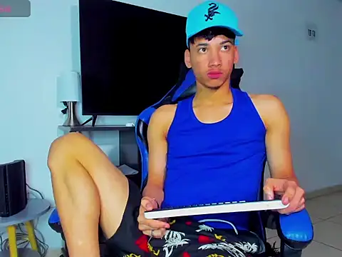 Lyam Russo online show from 04-05-26, 07:49