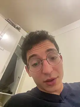 Snapshot of mnt1sks chatting on 02-19-26, 12:28 mnt1sks online show from 02-19-26, 12:28