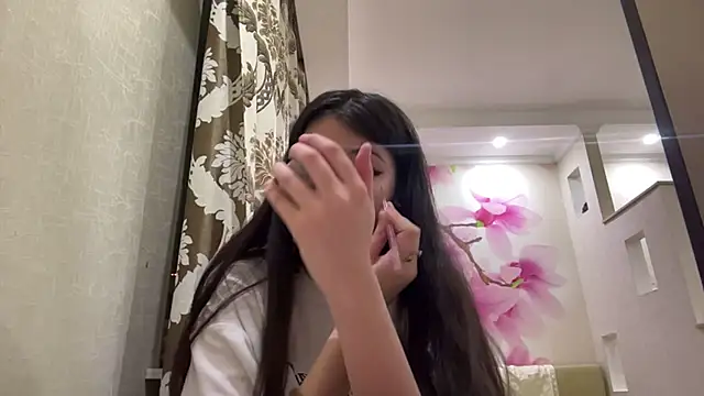 Snapshot of MaeRaads chatting on 03-02-26, 06:48 MaeRaads online show from 03-02-26, 06:48