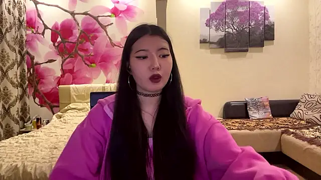 Snapshot of MaeRaads chatting on 03-03-26, 06:47 MaeRaads online show from 03-03-26, 06:47