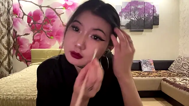 Snapshot of MaeRaads chatting on 03-23-26, 06:34 MaeRaads online show from 03-23-26, 06:34