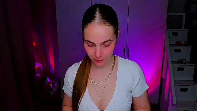 Maddy Wood  online show from 05-15-26, 03:30