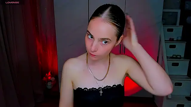 Maddy Wood  online show from 06-19-26, 04:55