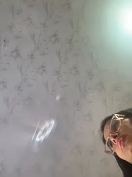 Snapshot of RousseBelle chatting on 02-21-26, 02:01 RousseBelle online show from 02-21-26, 02:01