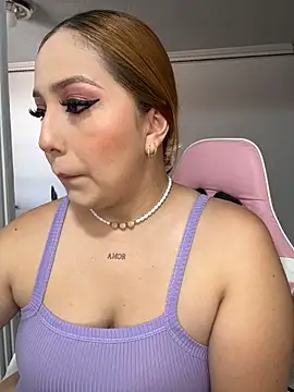 Kiarhatrixie1 online show from 02-26-26, 05:45