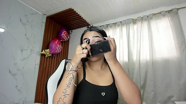 Snapshot of adhara__messY chatting on 03-15-26, 02:34 adhara messY online show from 03-15-26, 02:34