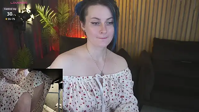 Snapshot of AlisaGracee chatting on 05-15-26, 12:45 AlisaGracee online show from 05-15-26, 12:45