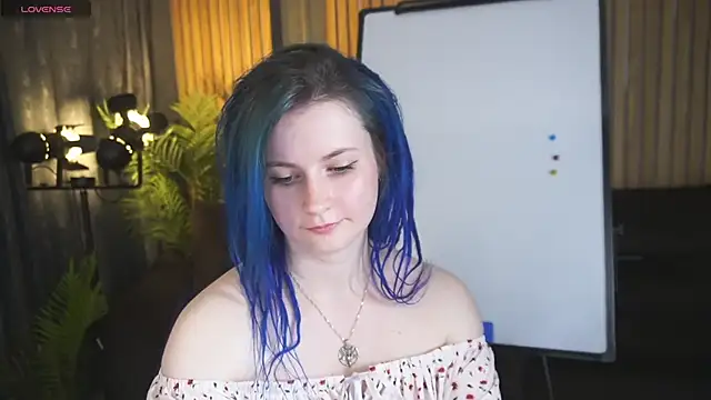 Snapshot of AlisaGracee chatting on 05-20-26, 12:44 AlisaGracee online show from 05-20-26, 12:44