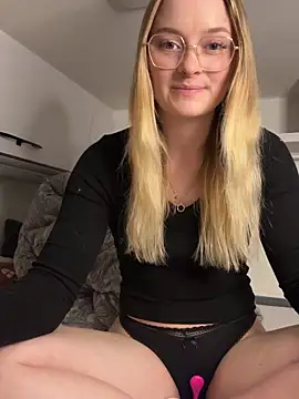 melanieTesss online show from 05-11-26, 09:04