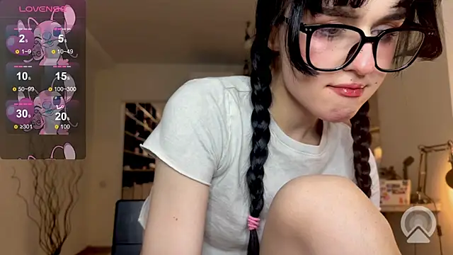 Snapshot of alicelanei chatting on 05-18-26, 07:31 alicelanei online show from 05-18-26, 07:31
