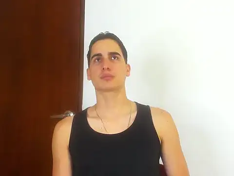 Snapshot of ryanlevi1 chatting on 05-21-26, 07:32 ryanlevi1 online show from 05-21-26, 07:32
