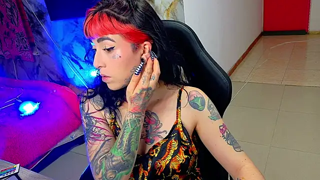 Snapshot of nova_kitttyy chatting on 03-12-26, 01:12 nova kitttyy online show from 03-12-26, 01:12