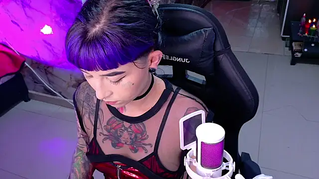 nova kitttyy online show from 05-20-26, 01:12