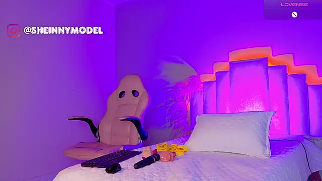 Snapshot of Sheinny_brown1 chatting on 02-25-26, 07:56 Sheinny brown1 online show from 02-25-26, 07:56