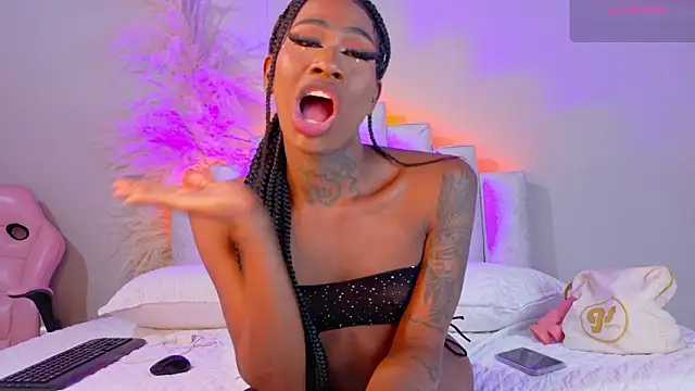 Snapshot of Sheinny_brown1 chatting on 03-11-26, 08:26 Sheinny brown1 online show from 03-11-26, 08:26