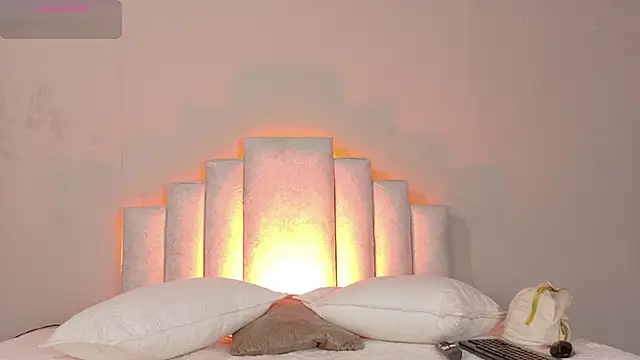 Snapshot of Sheinny_brown1 chatting on 03-27-26, 08:08 Sheinny brown1 online show from 03-27-26, 08:08