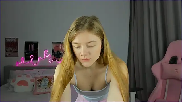 Snapshot of EvaRaee chatting on 03-20-26, 03:55 EvaRaee online show from 03-20-26, 03:55